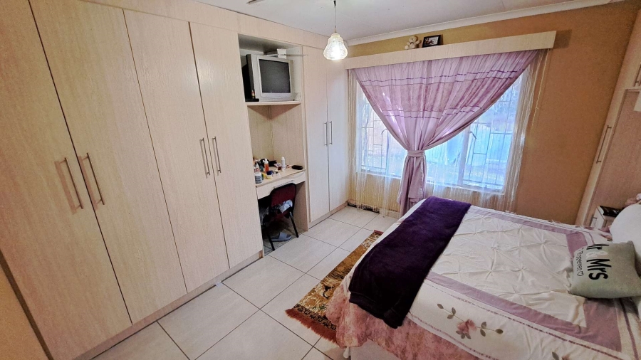 3 Bedroom Property for Sale in Lourierpark Free State